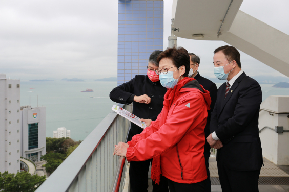 The Chief Executive takes a bird-eye view of the site on Sassoon Road designated for deep technology development at HKU